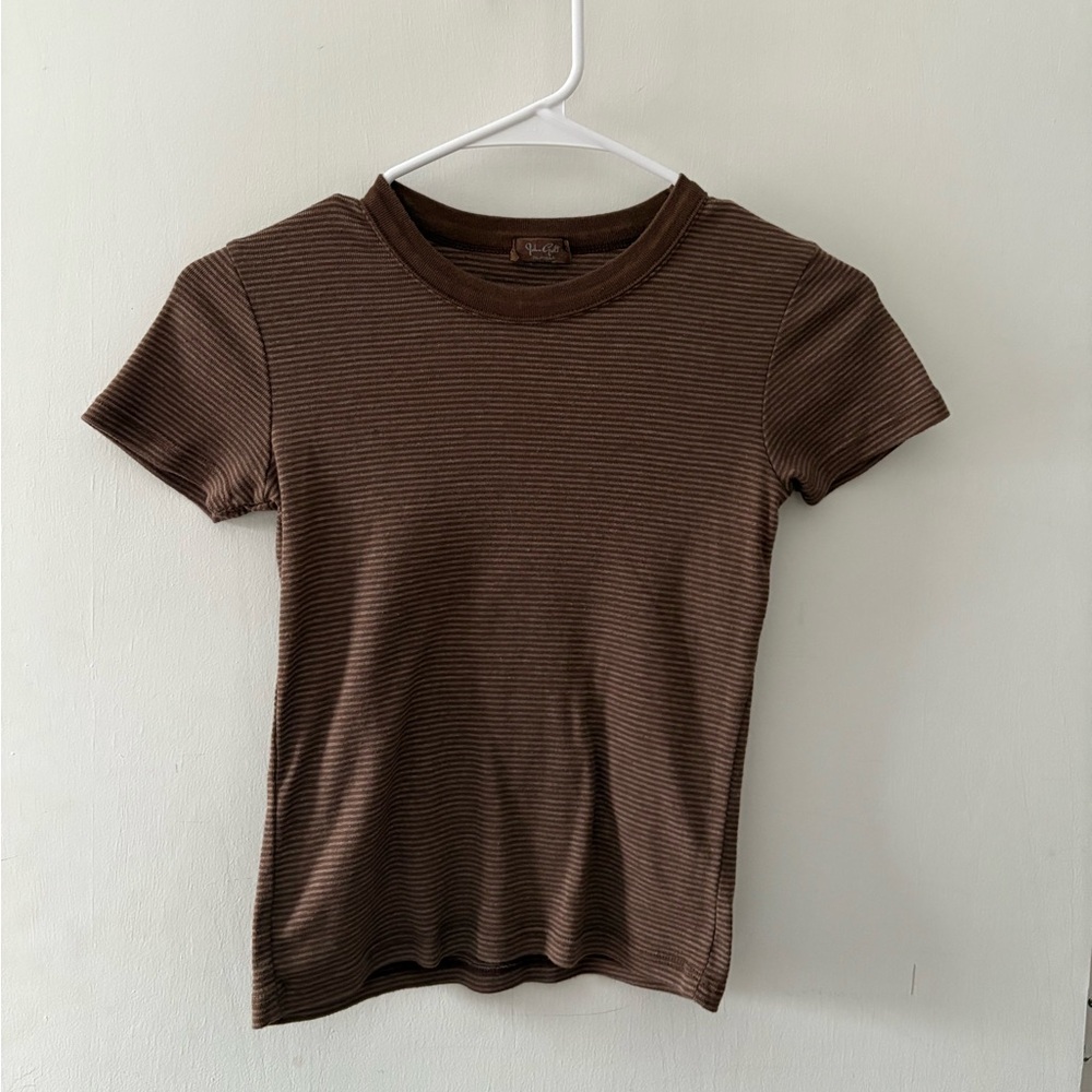 Brandy Melville tshirt